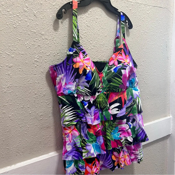 Shape Solver By Penbrooke Women's Lush Life Triple Tier Tankini Top NWOT 20W - Picture 3 of 6